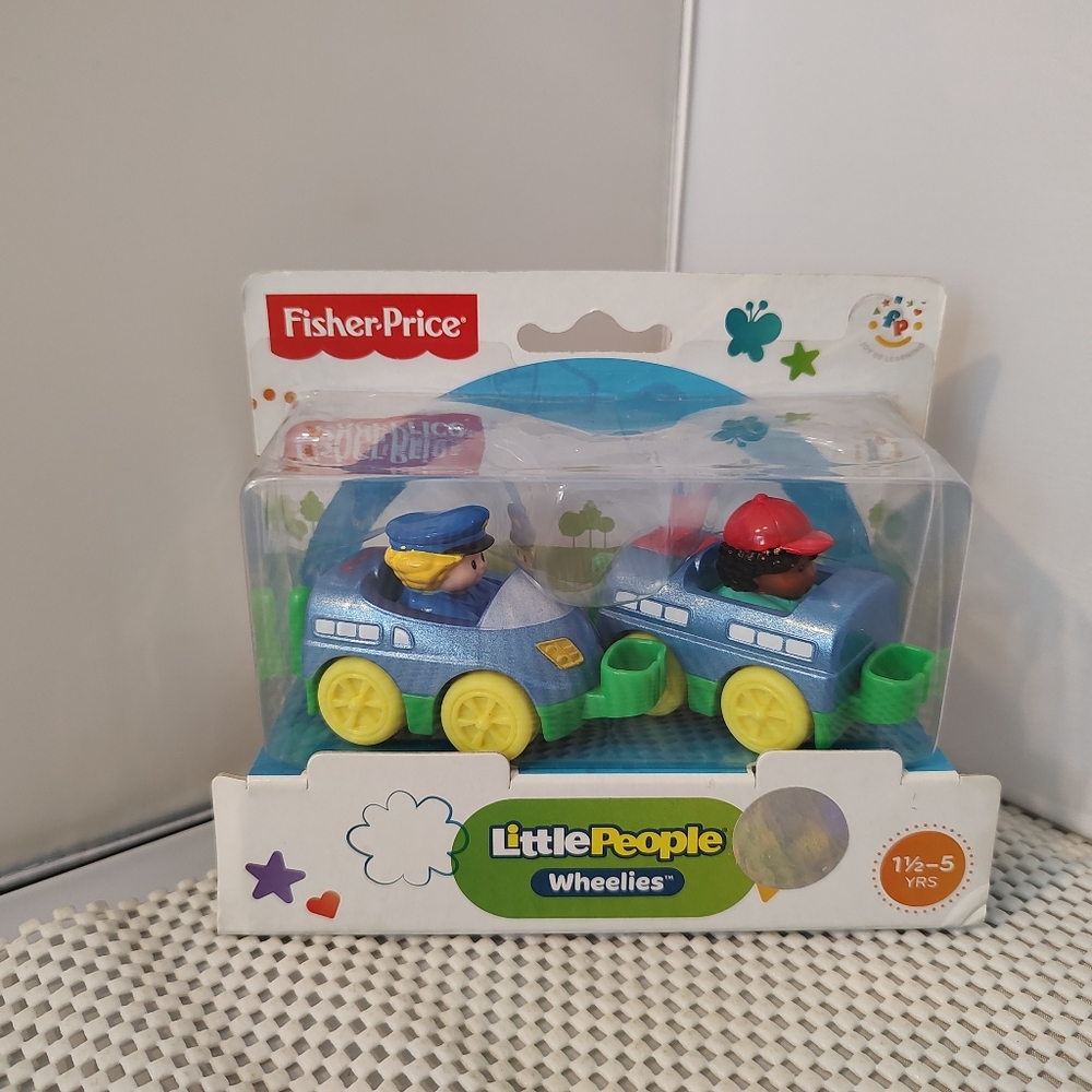 Fisher Price Little People Wheelies 2pcs Set NWT Age 1.5-5 Year 2013